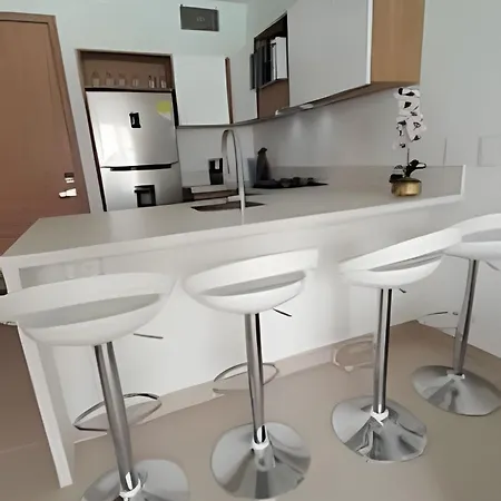 Apartamento De Lujo En Baia Kristal Cartagena